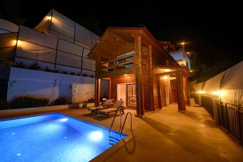 Villa Menekşe