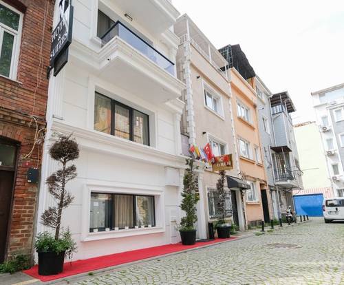 Loren Hotel & Suites