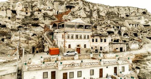 Nar Cave House
