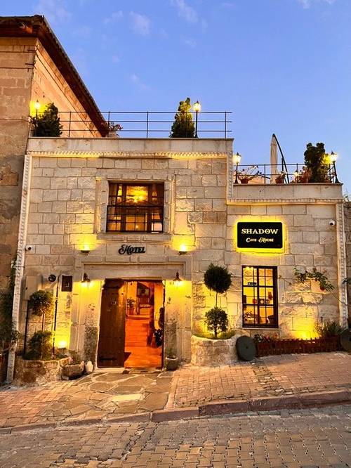 Shadow Cave House
