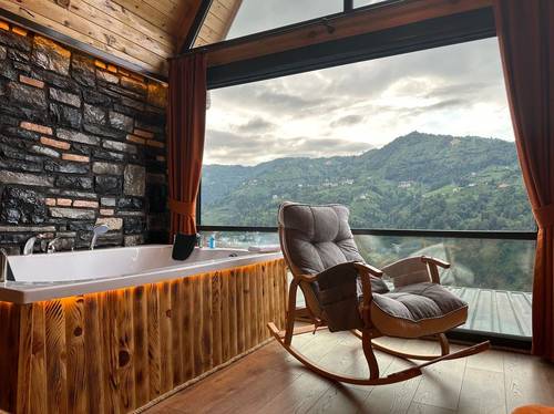 Moni Suit Bungalow