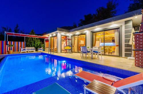 Villa Flood
