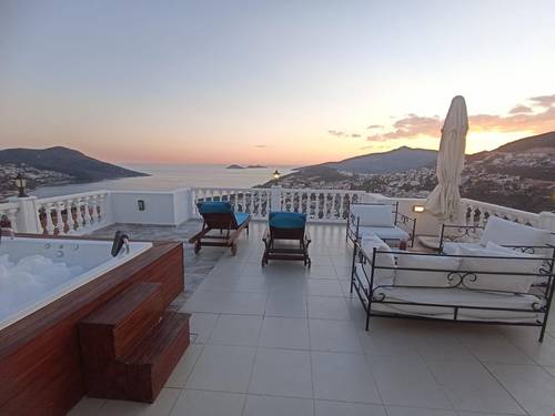 Villa Mavish