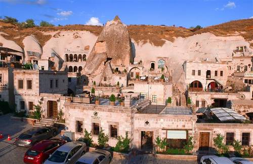 Artemis Cave Suites