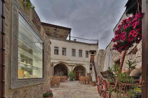 Chelebi Cave House