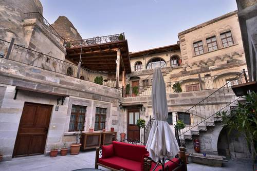Harman Cave Hotel