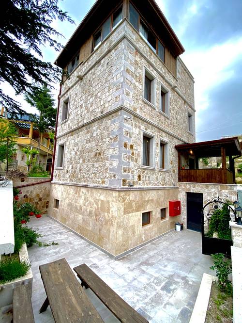 Cappalace House