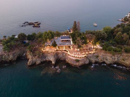 Icon Beach Suites Hotel