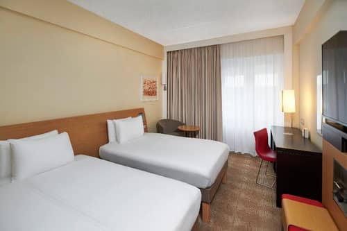 Novotel London West