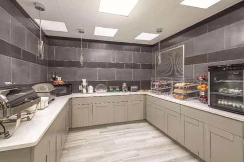 La Quinta Inn & Suites Atlanta Airport