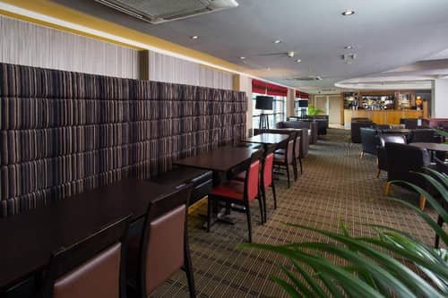 Holiday Inn Express London - Luton Airport