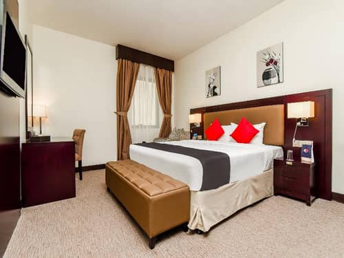 Landmark Summit Hotel