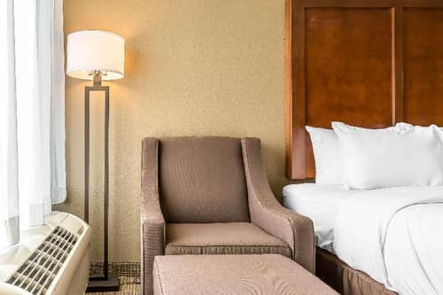 Comfort Inn & Suites Aberdeen Near APG