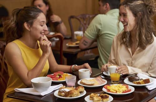 Cyan Americas Towers Hotel