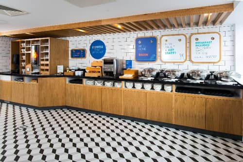 Holiday Inn Express Cardiff Bay