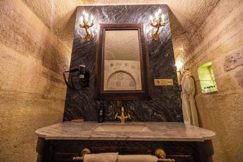 Signature Cave Premium Suites