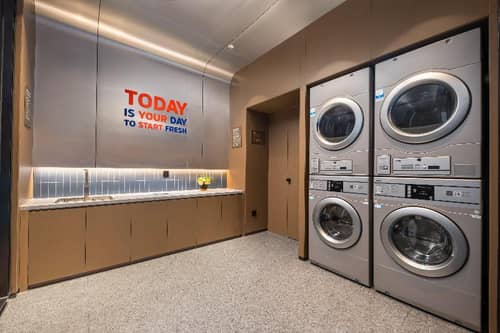 Holiday Inn Express Qingdao City Balcony