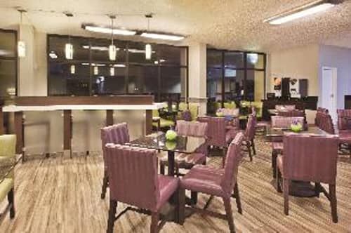 La Quinta Inn & Suites Charleston Riverview