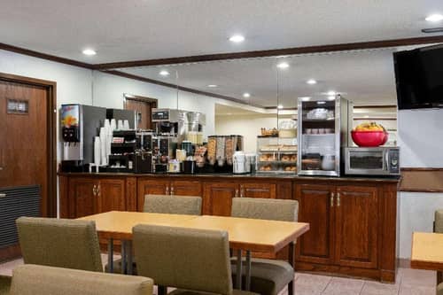 La Quinta Inn Indianapolis East / Post Drive