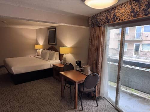 Promenade Inn & Suites Oceanfront