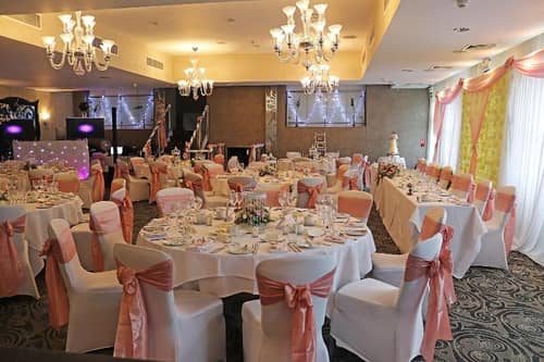 Pinewood Hotel