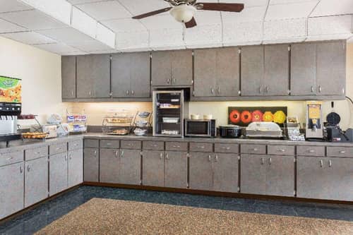 Baymont Inn And Suites Fayetteville