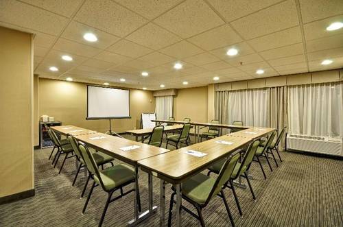 Hampton Inn Kansas City-Airport