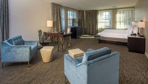 DoubleTree Suites by Hilton Hotel Detroit Downtown
