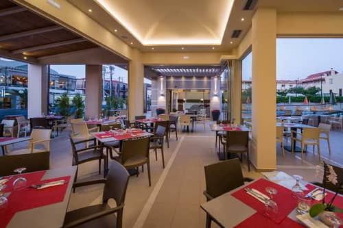 Oscar Suites & Village