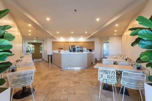 Pacific Terrace Hotel