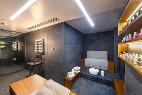 Ajax Hotel