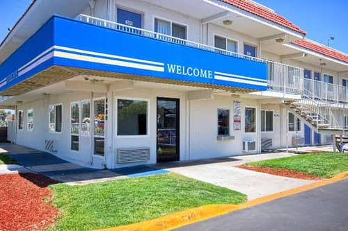 Motel 6 Fresno Blackstone