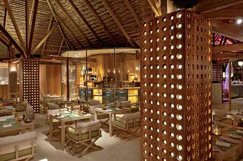 Constance Moofushi Resort