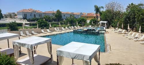 E Hotel Spa and Resort