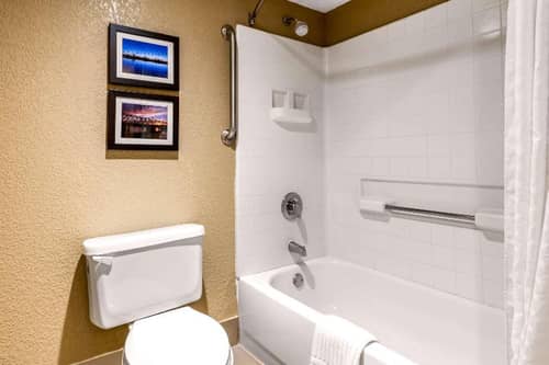 Comfort Inn Lathrop - Stockton Airport