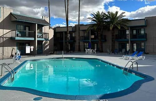 Super 8 byWyndham Mesa Downtown Near ConventionCtr