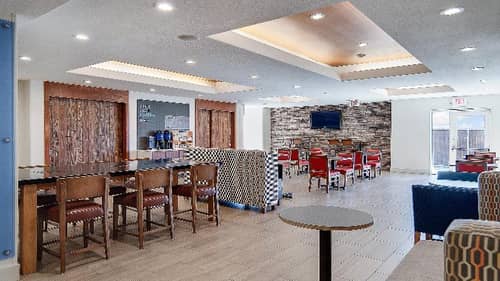 Holiday Inn Express and Suites Dinuba West