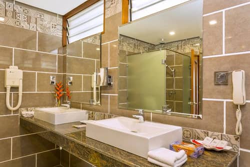 Travellers Beach Hotel & Club