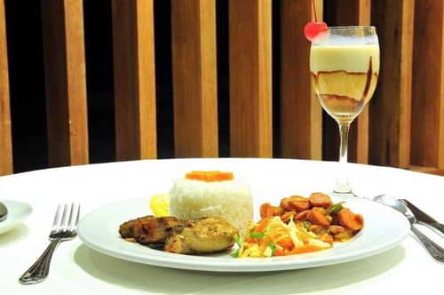 Turquoise Residence by UI