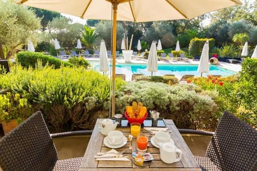 Golf Hotel