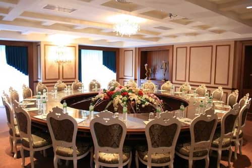 Le Midi Hotel Chitou