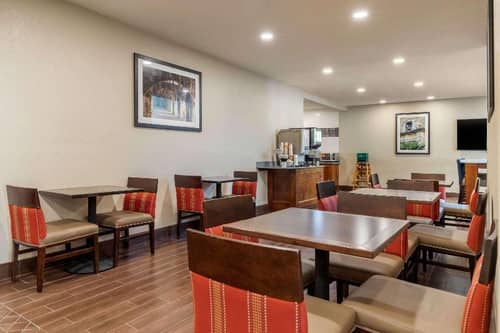 Comfort Suites Airport North
