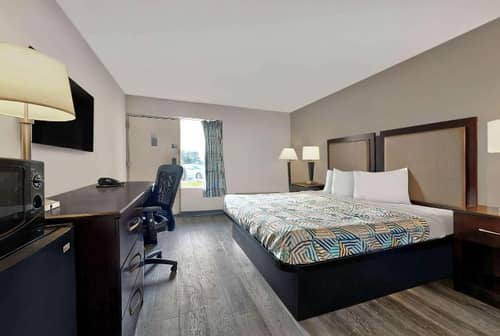 Scottish Inn McDonough