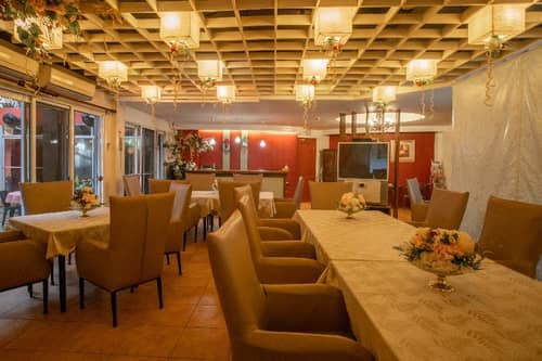 579 Anisabel Suites