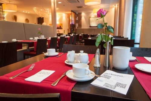 Novina Tillypark Hotel