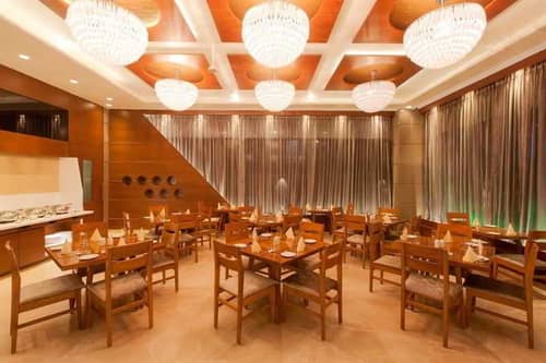 Hotel Cosmopolitan Ahmedabad