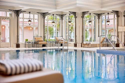 Disneyland Hotel + Bilet