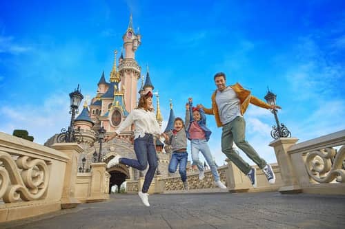 Disney Newport Bay Club + Bilet