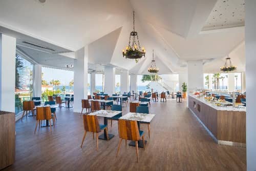 Leonardo Plaza Cypria Maris Beach Hotel & Spa