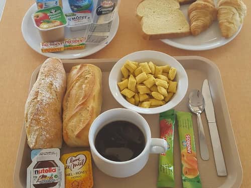 宜必思快捷马恩河谷蓬托孔博酒店